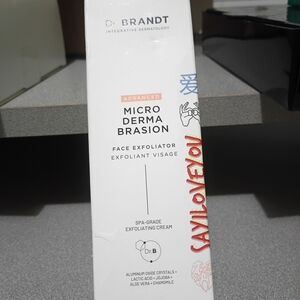 Dr. Brandt Advanced Microdermabrasion Exfoliator - White and Red 2.1 Fl Oz
